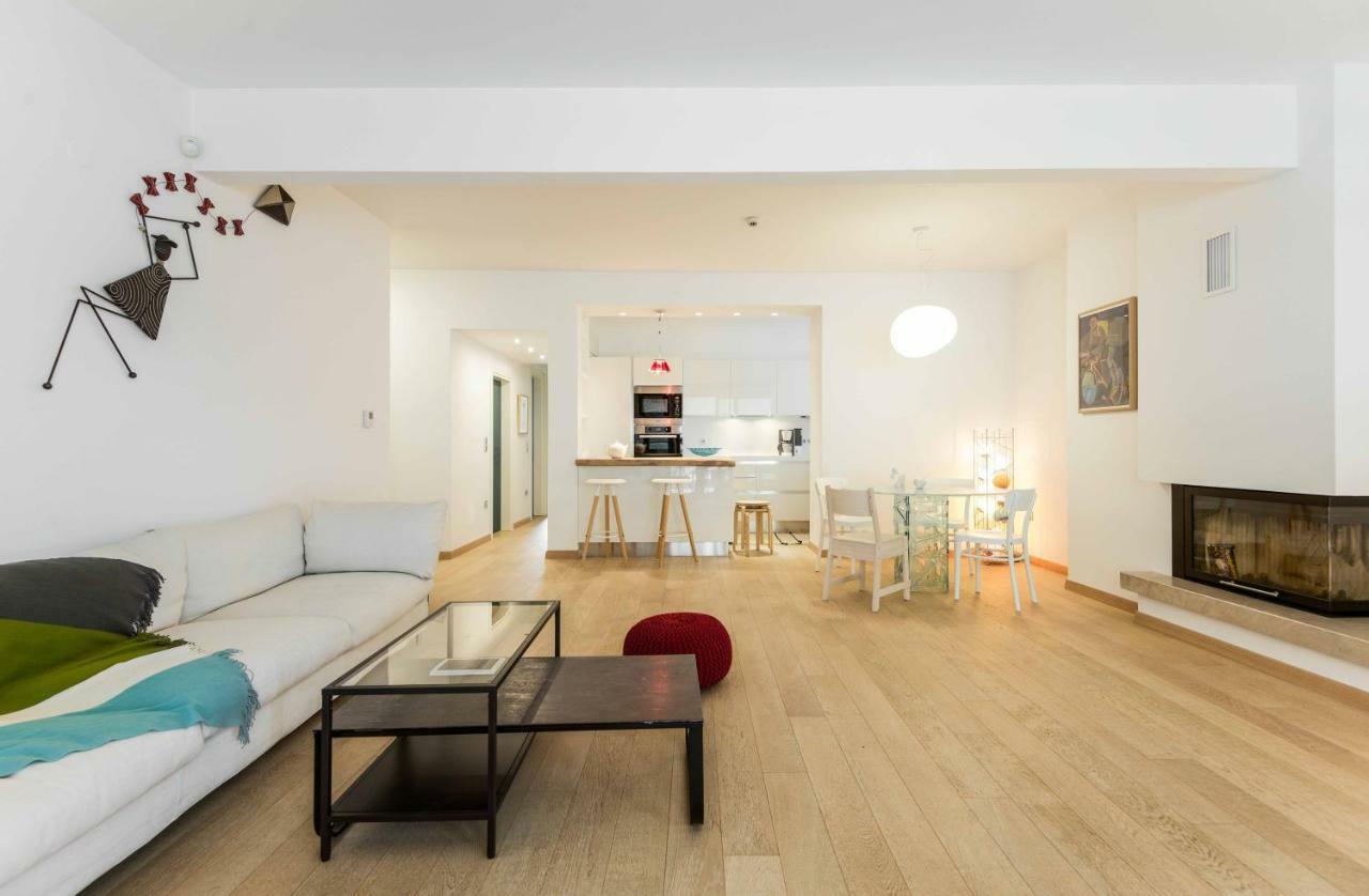Stylish 3-Bedroom Apartment & Terrace 塞萨洛尼基 外观 照片